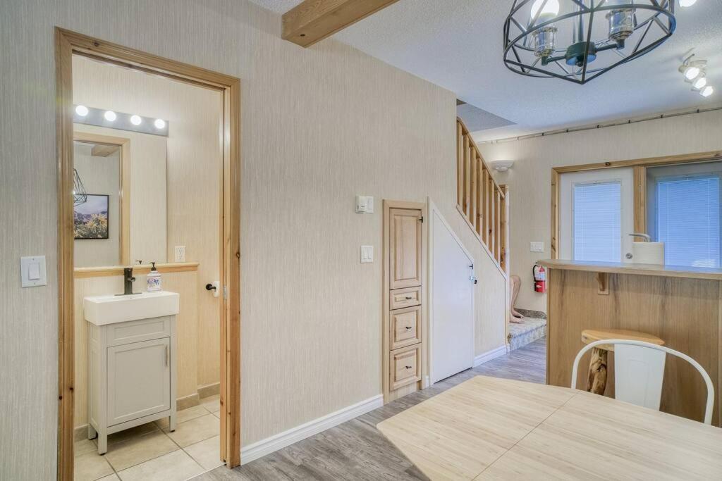 5 Mins To Banff - Cozy Townhome 2Br&2Bath - Banff Pass Included Canmore Exterior photo