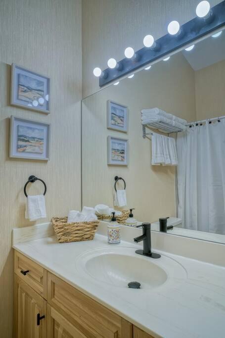 5 Mins To Banff - Cozy Townhome 2Br&2Bath - Banff Pass Included Canmore Exterior photo